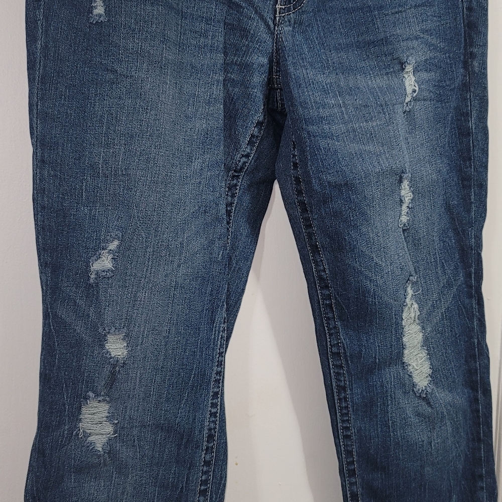 Almost Famous - Picture 3 of 4